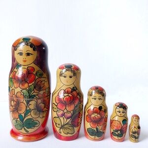 Vintage 1984 Handcrafted Russian Floral Matryoshka Nesting Five Dolls